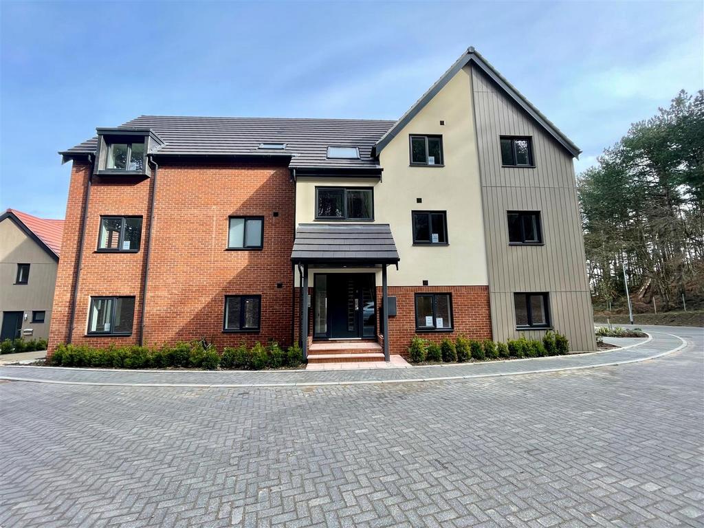 Upcher Crescent.jpg