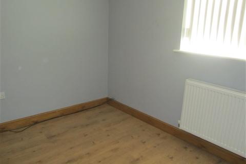 3 bedroom house to rent, Pinderfield Close, Hull, HU8