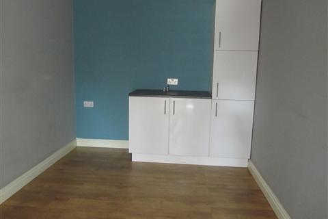 3 bedroom house to rent, Pinderfield Close, Hull, HU8