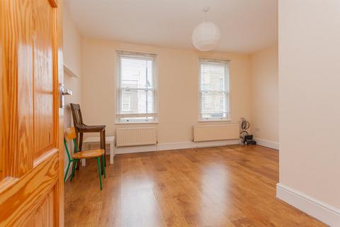 1 bedroom flat to rent, 423a Roman Road, Bow, London