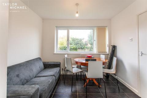 6 bedroom detached house to rent, Rushlake Close, Brighton