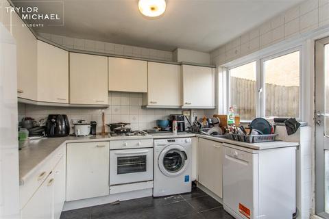 6 bedroom detached house to rent, Rushlake Close, Brighton