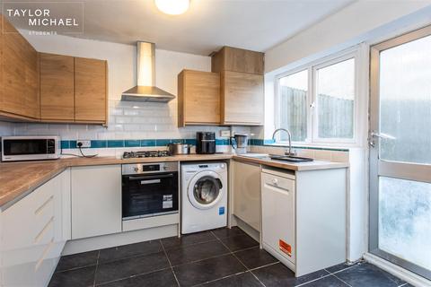 6 bedroom detached house to rent, Rushlake Close, Brighton