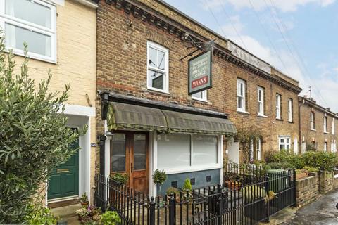undefined, Railway Road, Teddington TW11