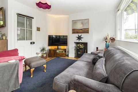 undefined, Railway Road, Teddington TW11