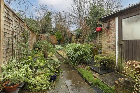 undefined, Railway Road, Teddington TW11