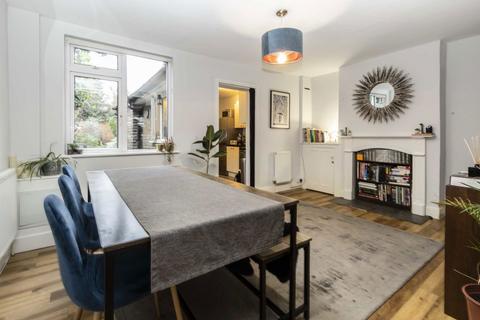 undefined, Railway Road, Teddington TW11