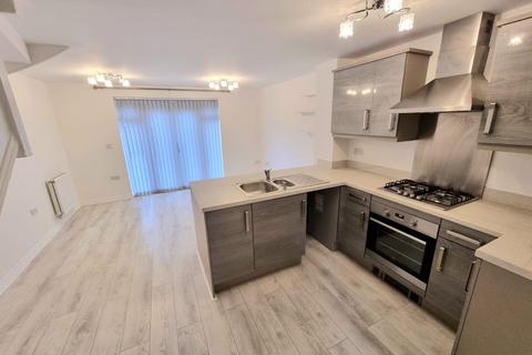 2 bedroom terraced house to rent, Mariners Walk, Barry, CF62