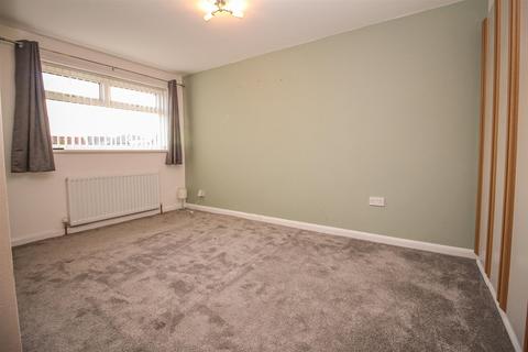 3 bedroom semi-detached house to rent, Melness Road, Hazlerigg