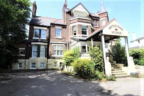 undefined, Croxteth Drive, Liverpool, Merseyside, L17