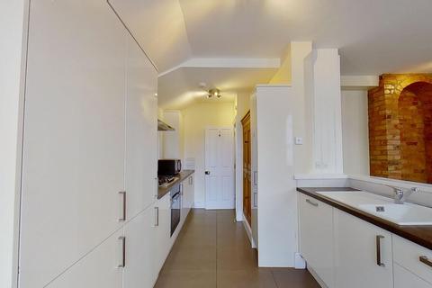 8 bedroom house to rent, Church Avenue, Nottingham NG7