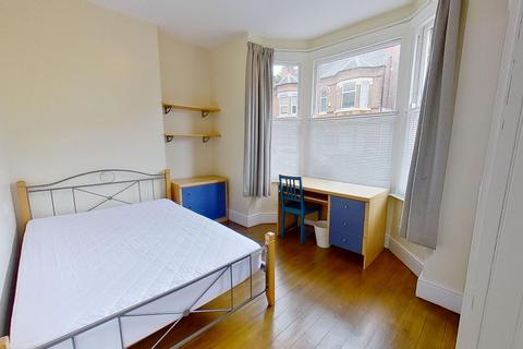 8 bedroom house to rent, Church Avenue, Nottingham NG7