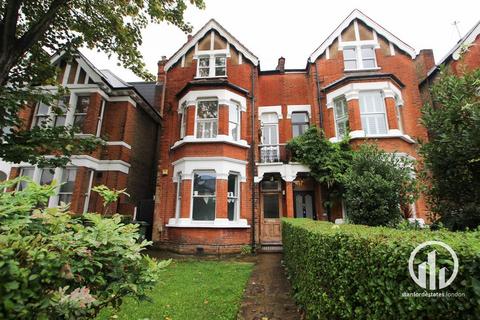 2 bedroom flat to rent, Manor Park, London, SE13