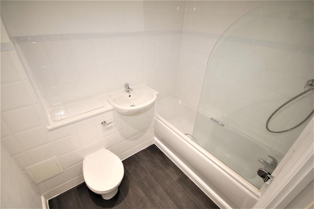 Bathroom a.JPG