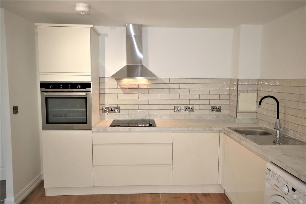 Kitchen a.JPG