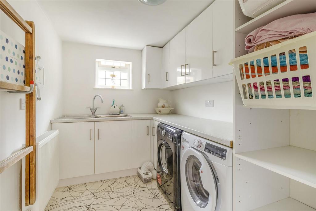 8668185-interior11.jpg