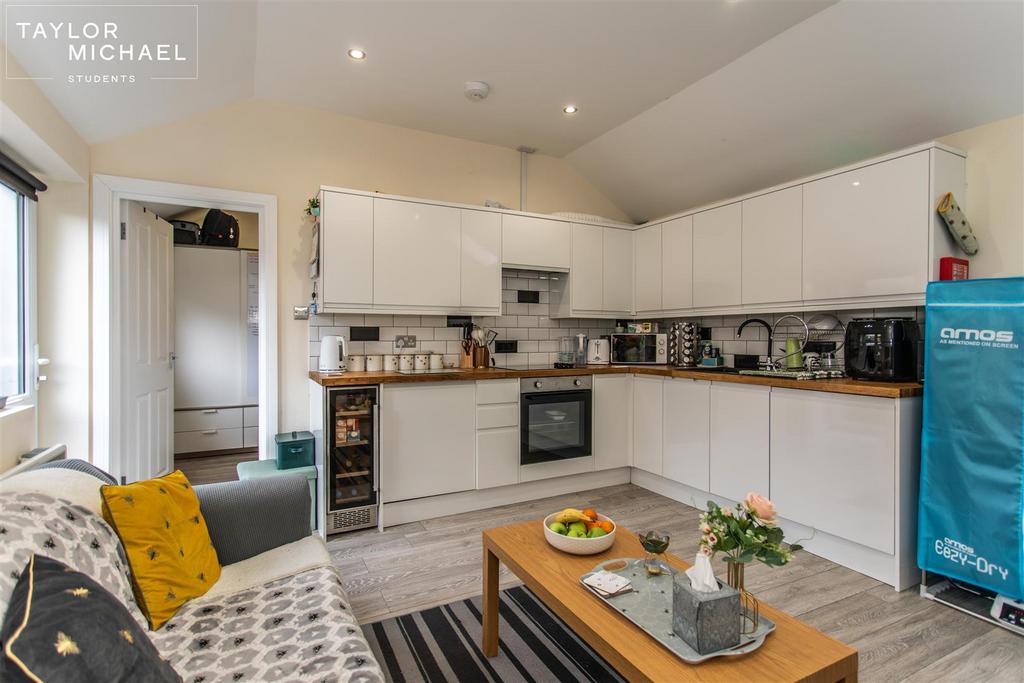 Kitchen / Living Room