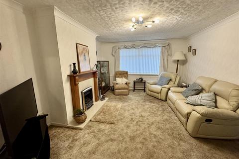 3 bedroom detached house for sale, Pontardulais Road, Tycroes, Ammanford