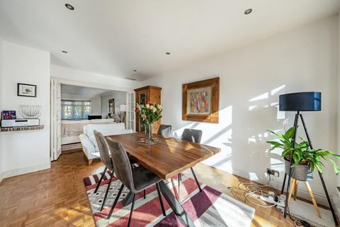 undefined, Cotswold Close, Kingston Upon Thames, KT2