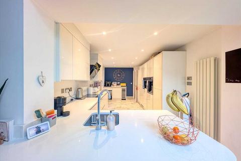 6 bedroom detached house for sale, Thorrington CO7