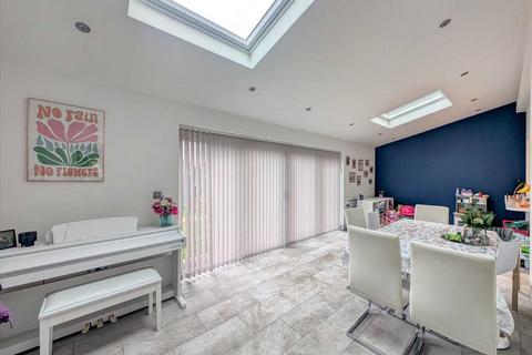 6 bedroom detached house for sale, Thorrington CO7