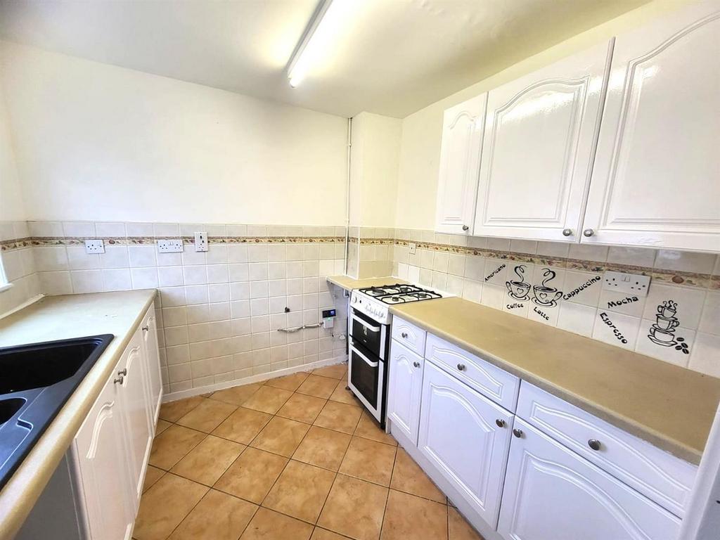 Kitchen Pic 1