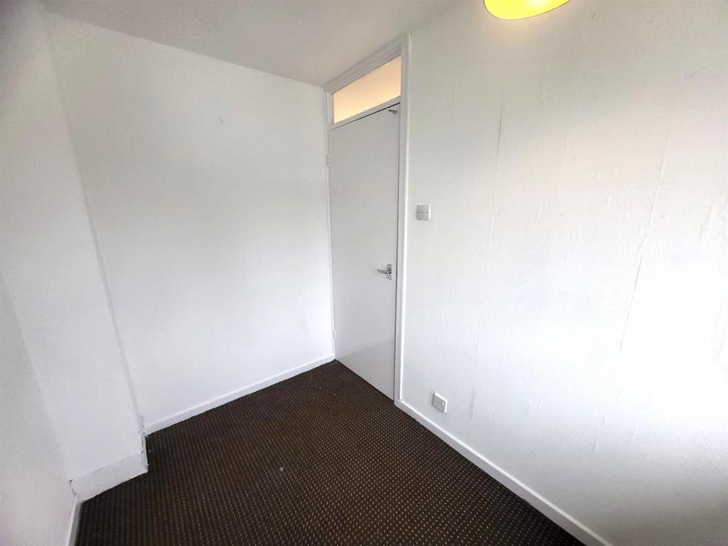 Bedroom 2 Pic 2