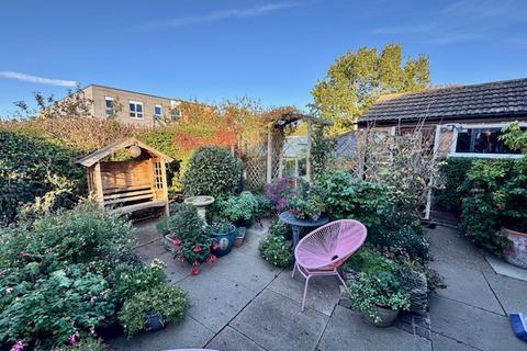 2 bedroom semi-detached bungalow for sale, 9 Laburnum Crescent Louth LN11 8SG