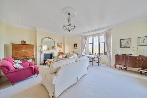 3 bedroom flat for sale, Wood Lane, Stanmore HA7