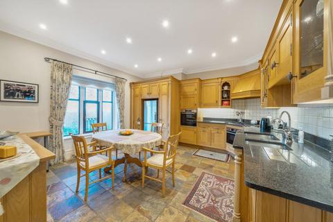3 bedroom flat for sale, Wood Lane, Stanmore HA7
