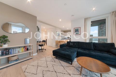 1 bedroom apartment for sale, Falconbrook Gardens, Silvertown Way, London, E16