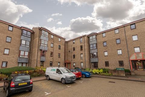 2 bedroom flat to rent, Sienna Gardens, Sciennes, Edinburgh, EH9