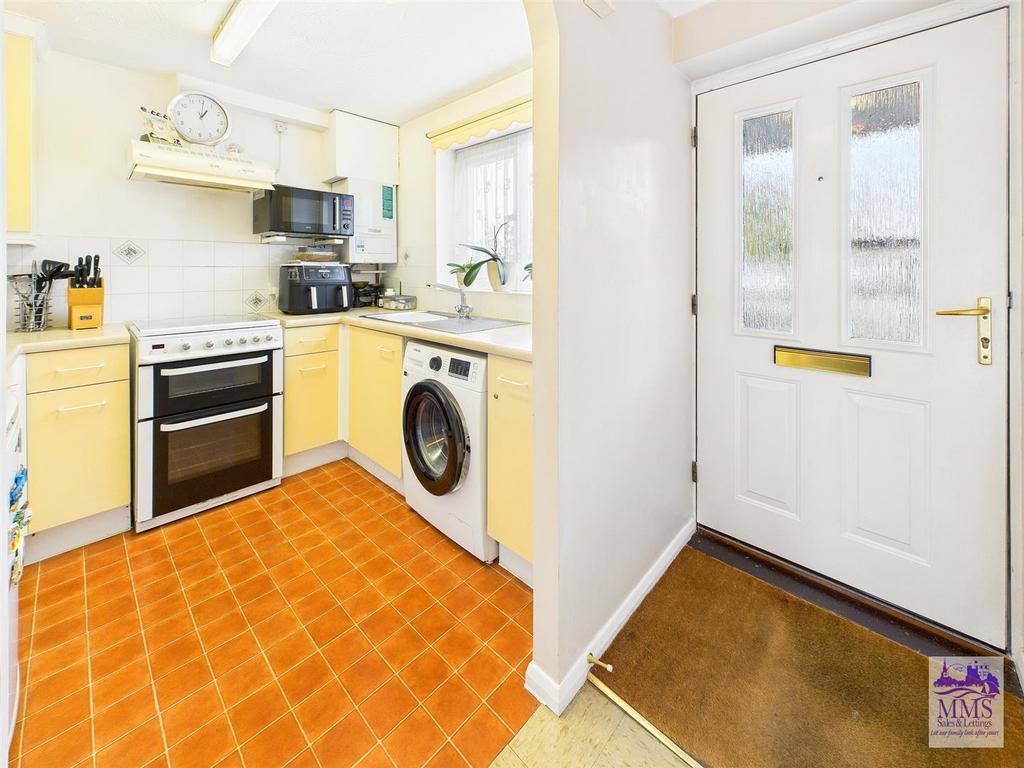 CAM04098 G0-PR0125-STILL001.jpg