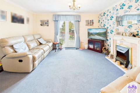 2 bedroom terraced house for sale, Moss Way, Dartford