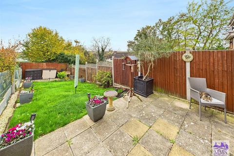 2 bedroom terraced house for sale, Moss Way, Dartford