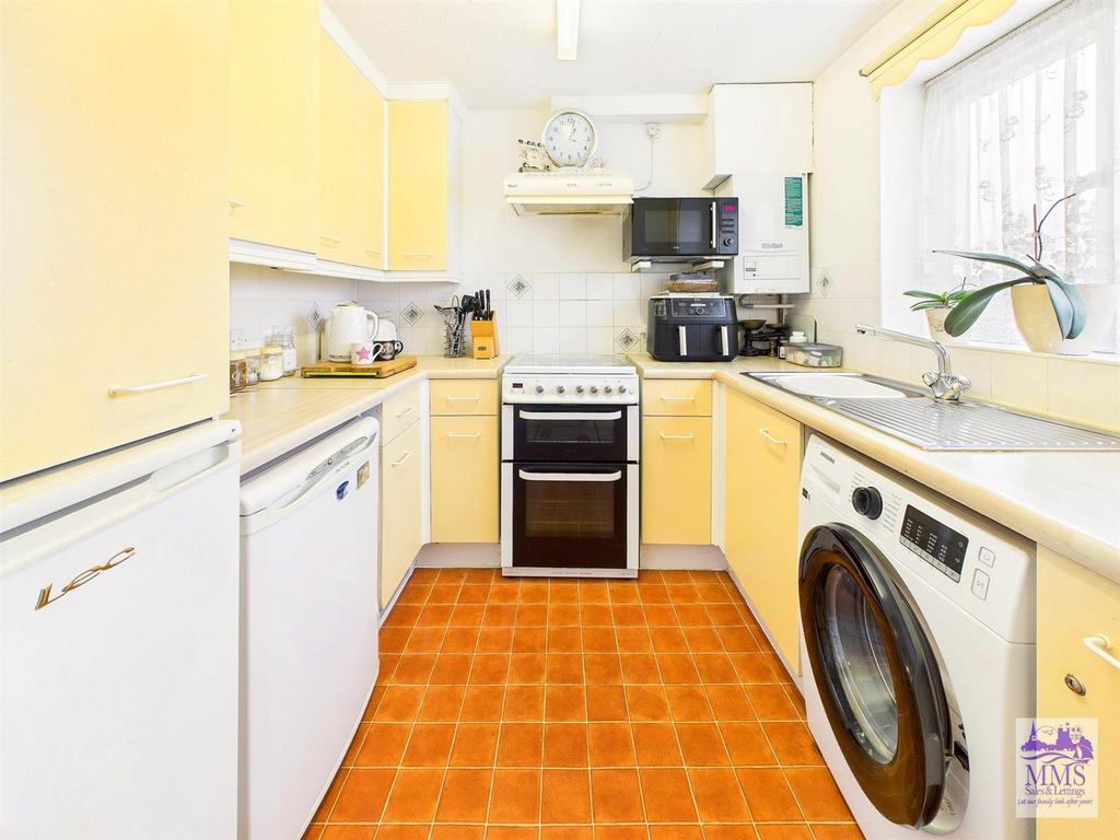 CAM04098 G0-PR0125-STILL002.jpg