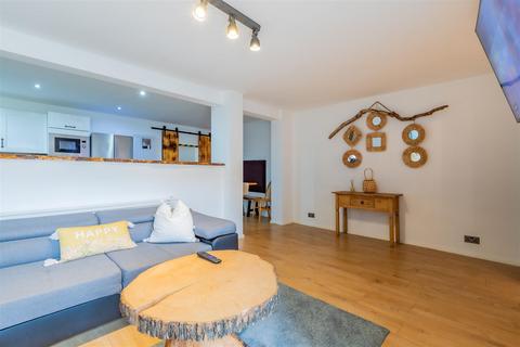 3 bedroom apartment for sale, Fitzhamon Embankment, Cardiff CF11