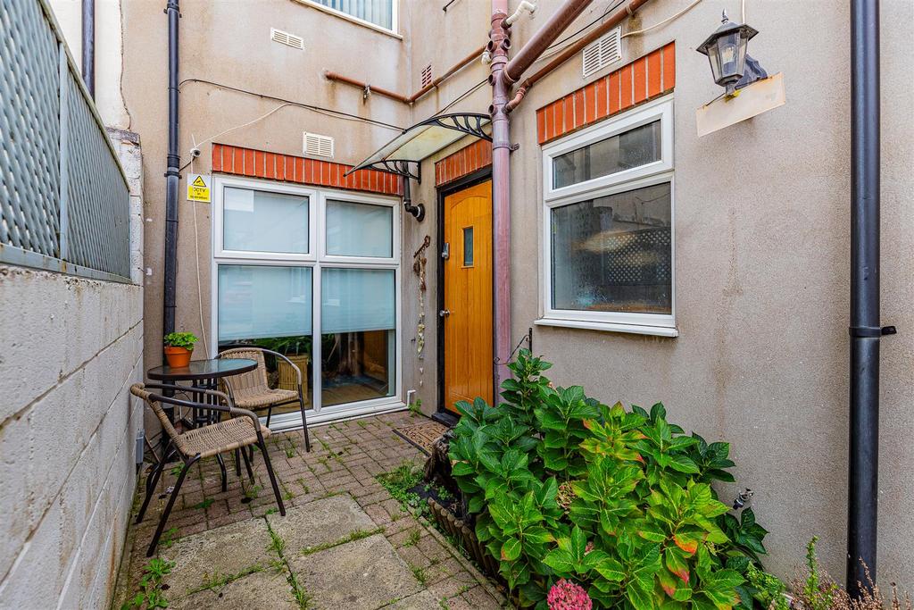 25 Garden Flat-22.jpg