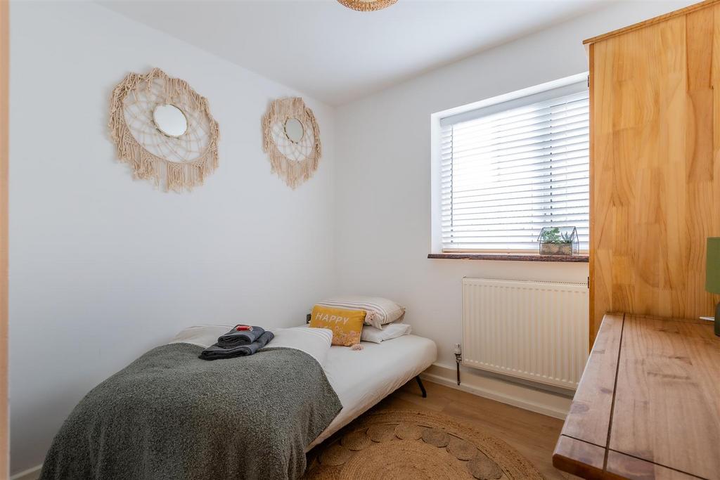 25 Garden Flat-4.jpg