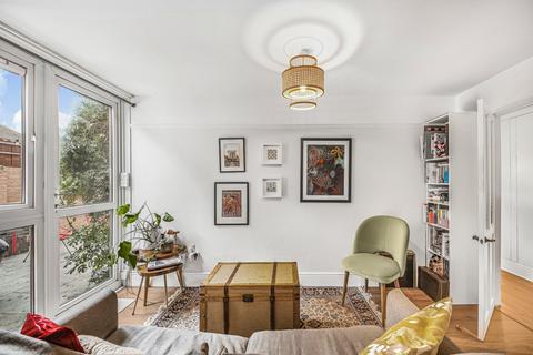 1 bedroom flat for sale, Surr Street, Islington, London