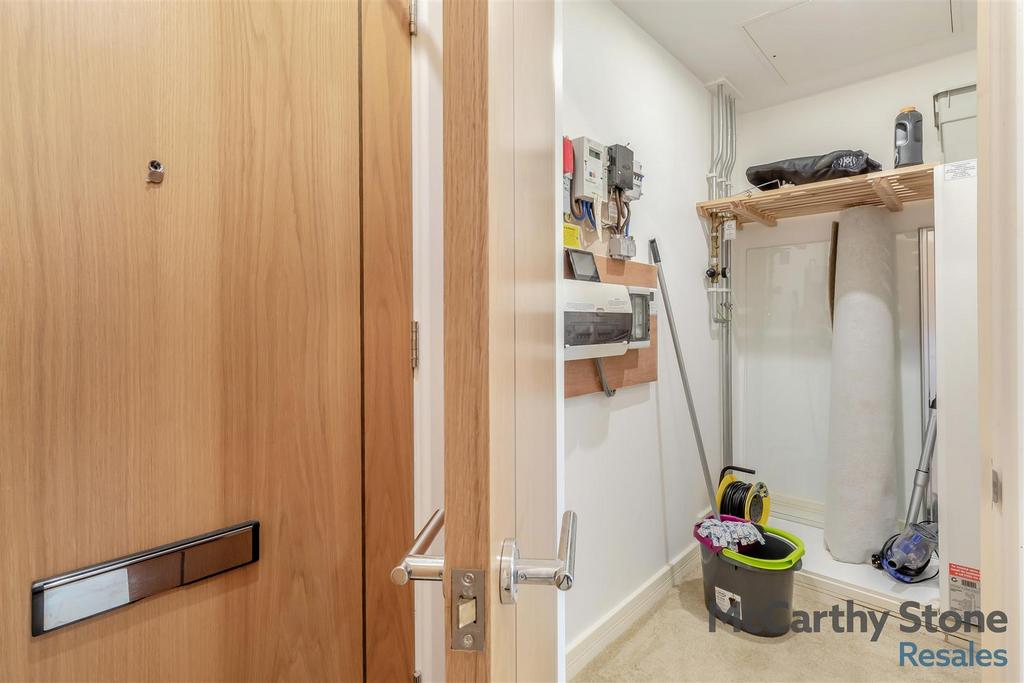 8665110-interior13.jpg