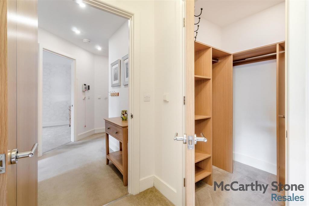 8665110-interior20.jpg