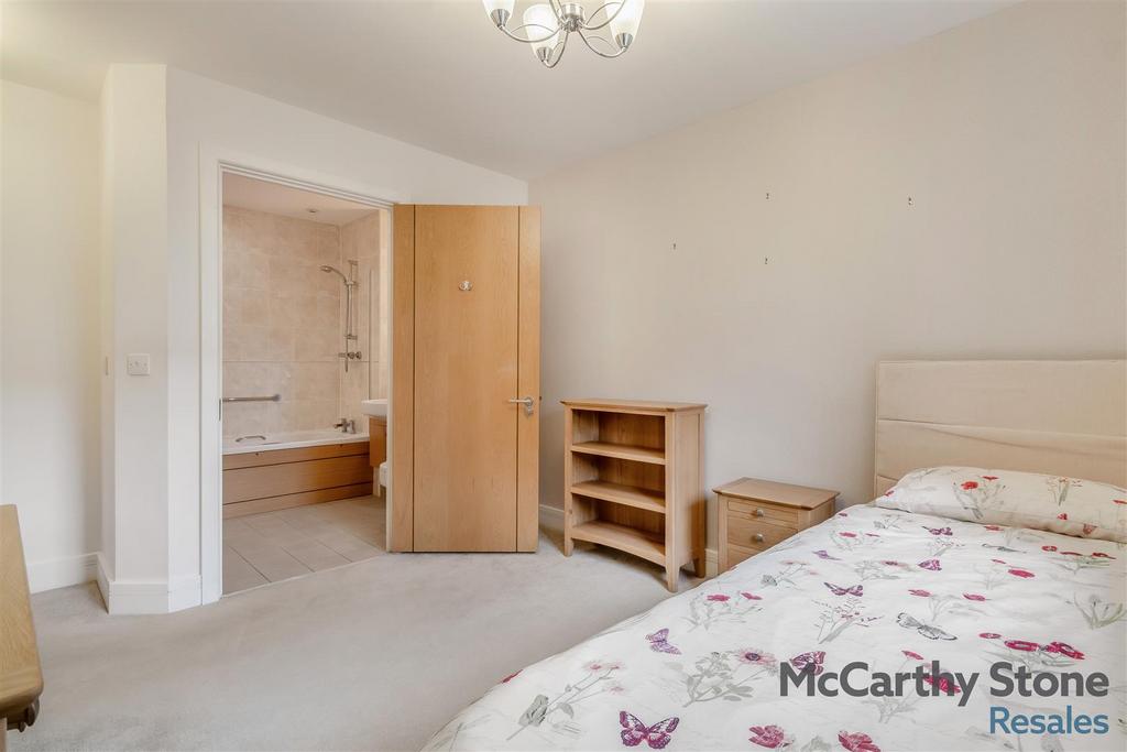 8665110-interior18.jpg