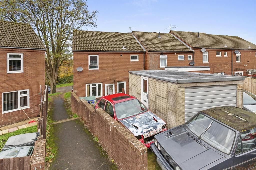 8 Glenister Road, HP12 4 RD-11.jpg