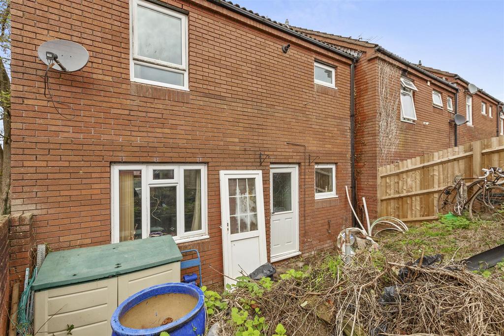 8 Glenister Road, HP12 4 RD-10.jpg