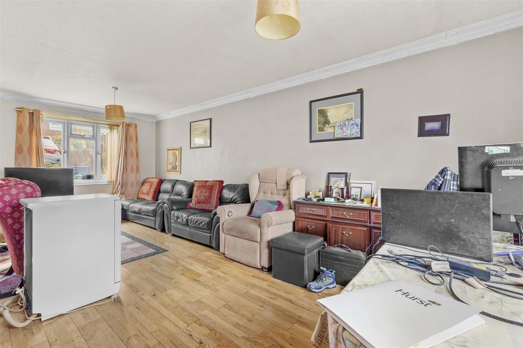 8 Glenister Road, HP12 4 RD-7.jpg