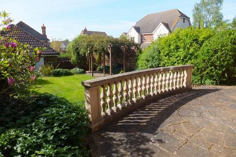 4 bedroom detached house to rent, Copper Beech View, Tonbridge TN9 2HF