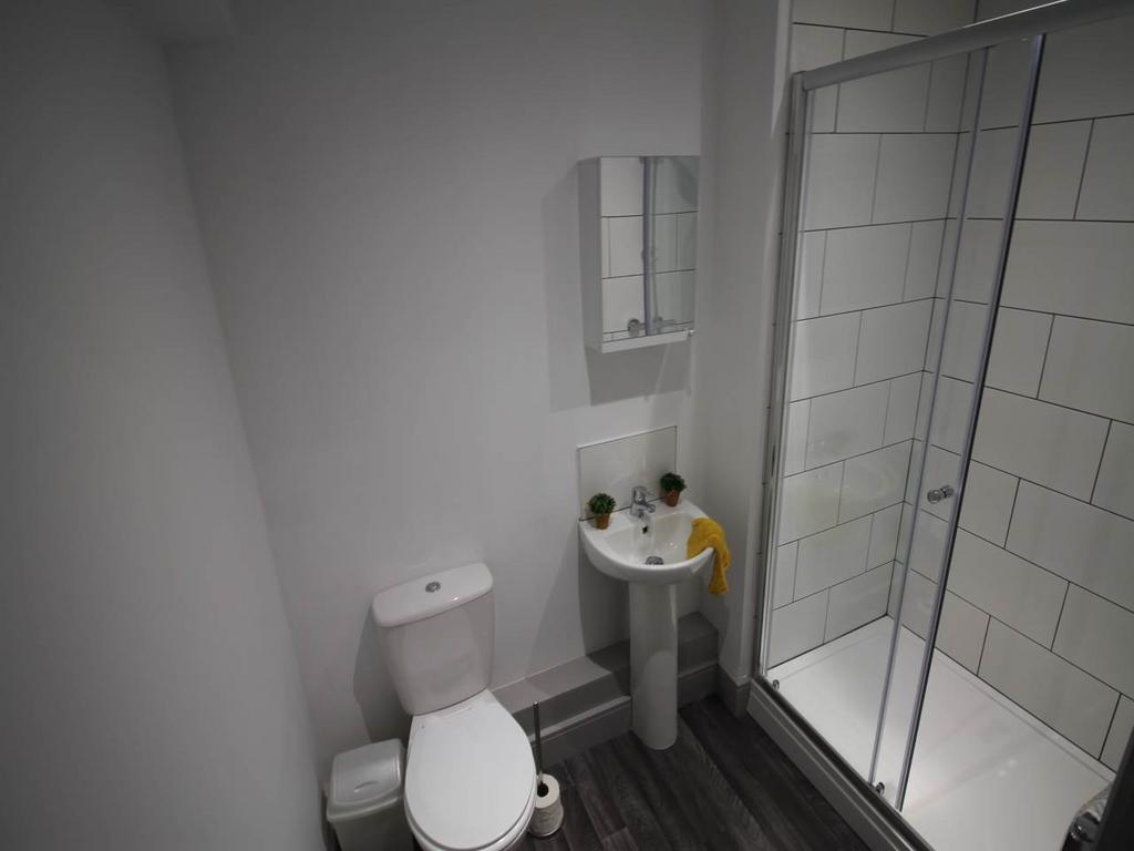 Bedroom Three En-Sui