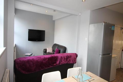 3 bedroom apartment to rent, Milton Street, Derby,
