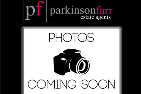 2 bedroom flat to rent, Portnall Road,